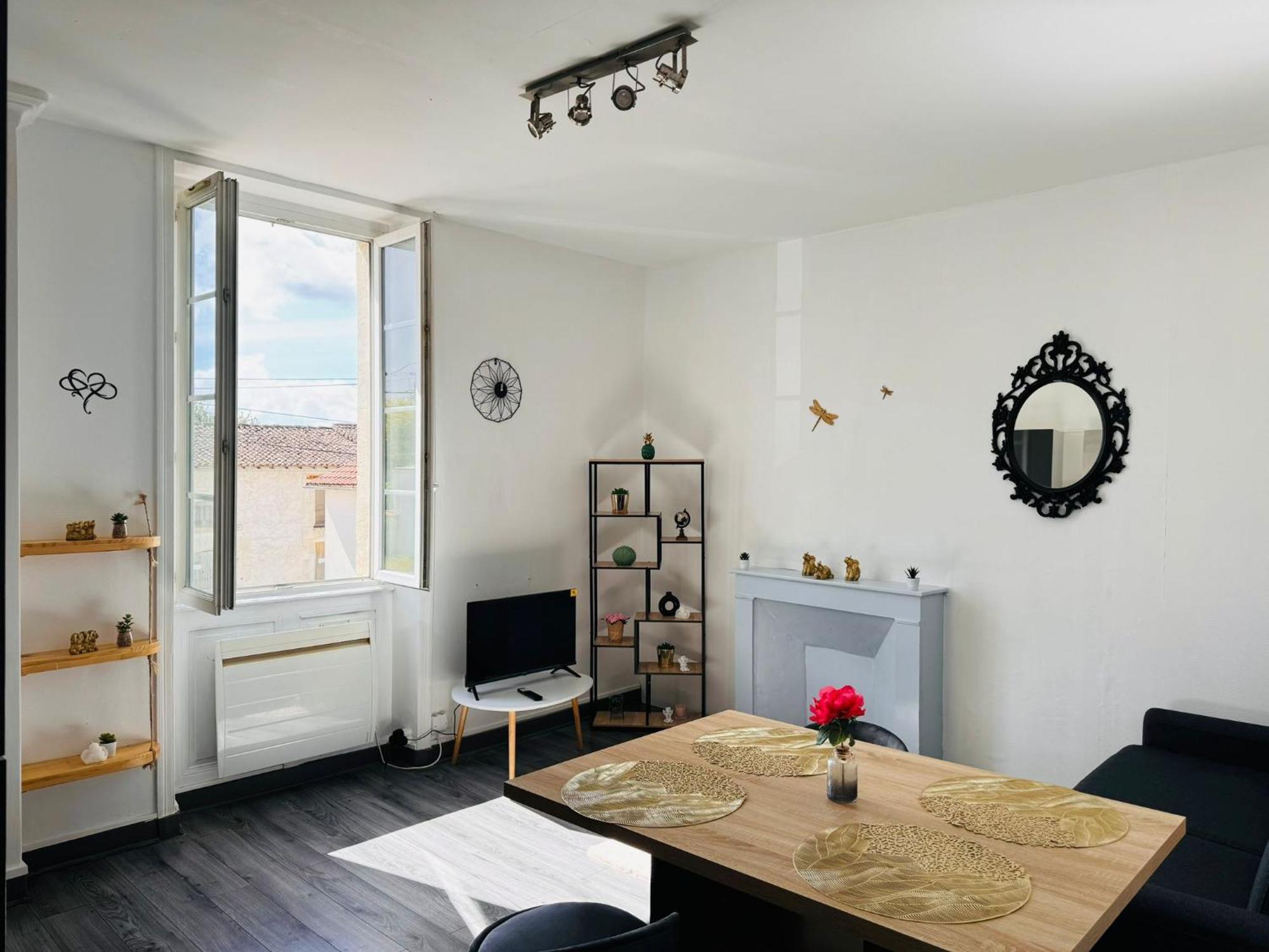 Islen Apartment Cognac Luaran gambar